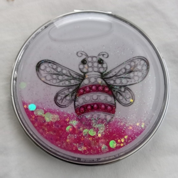 Pink Bee  w quicksand Waterfall Glittered Compact Double Sided Mirror  NEW - Picture 2 of 4